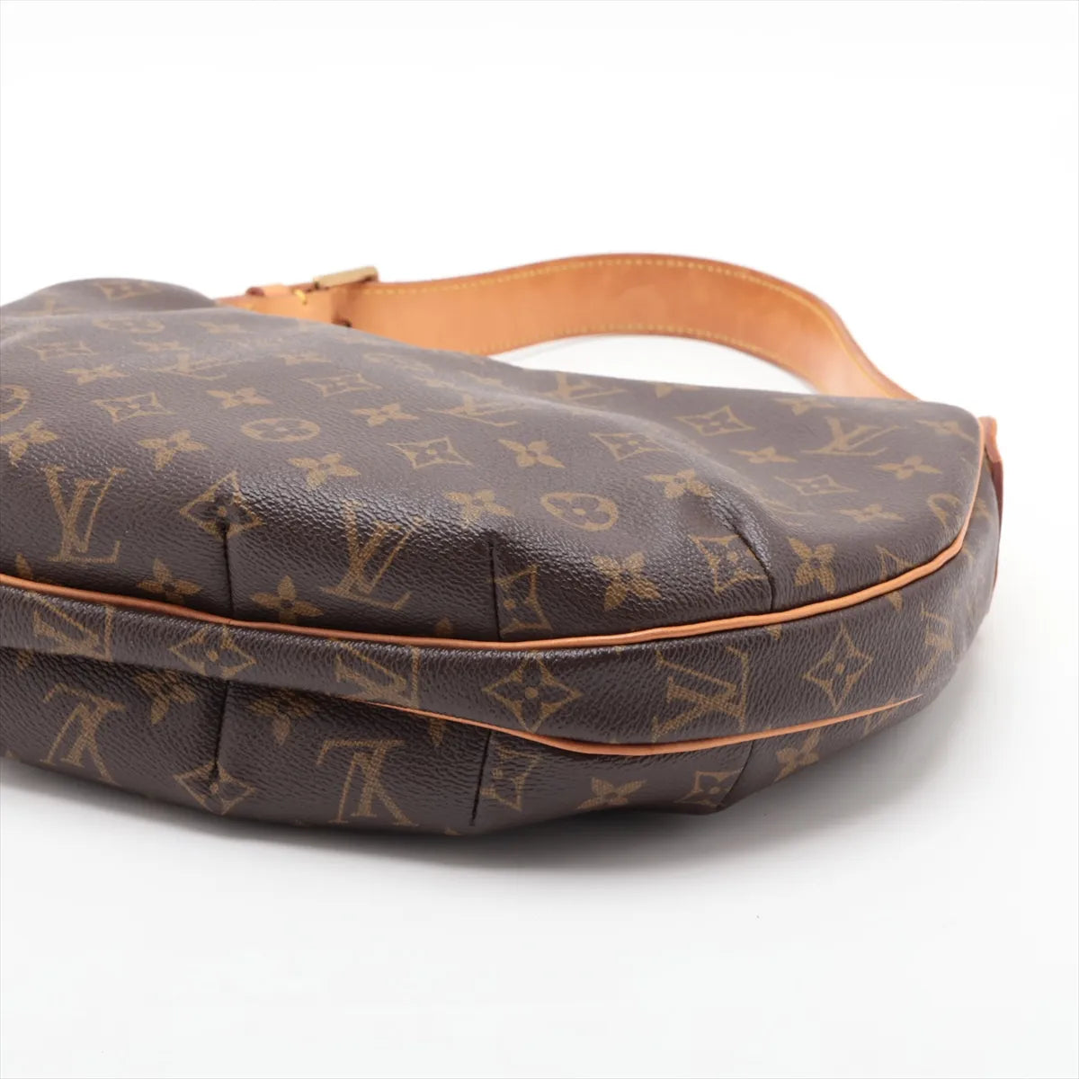 Louis Vuitton Monogram Croissant MM Shoulder Bag
